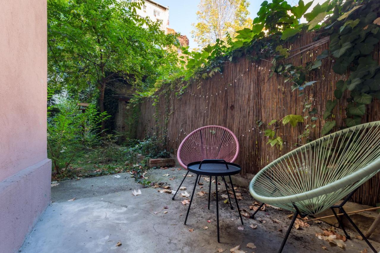 Bpr Oaktree With Small Garden * Budapesta